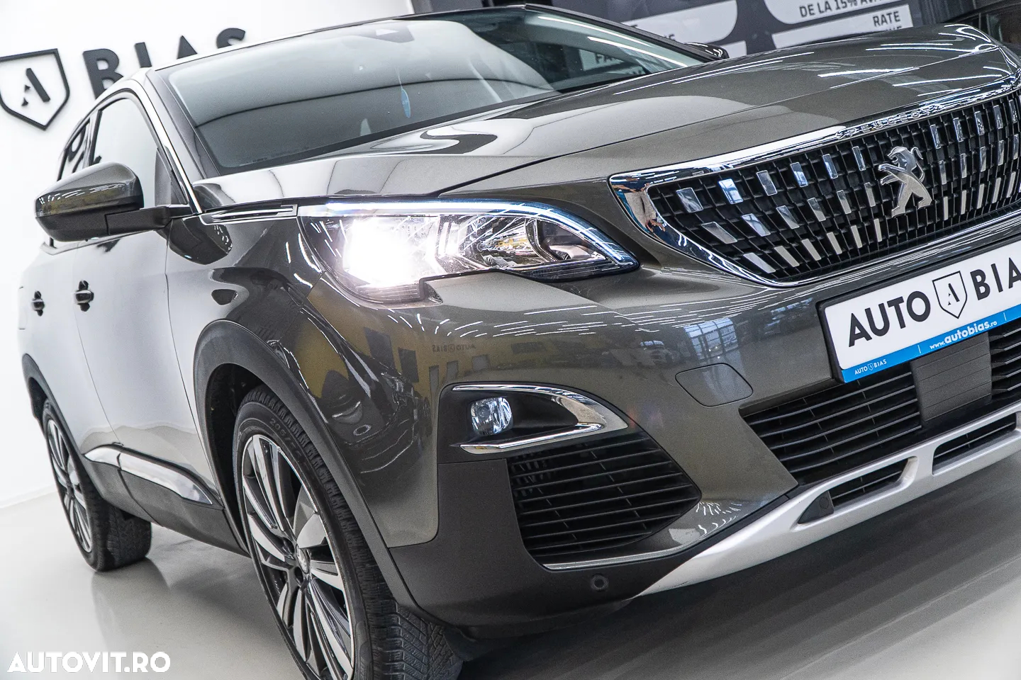 Peugeot 3008 1.2 PureTech Turbo S&S EAT8 Allure - 28