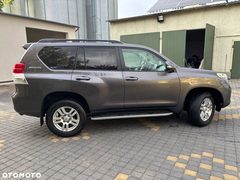 Toyota Land Cruiser - 4