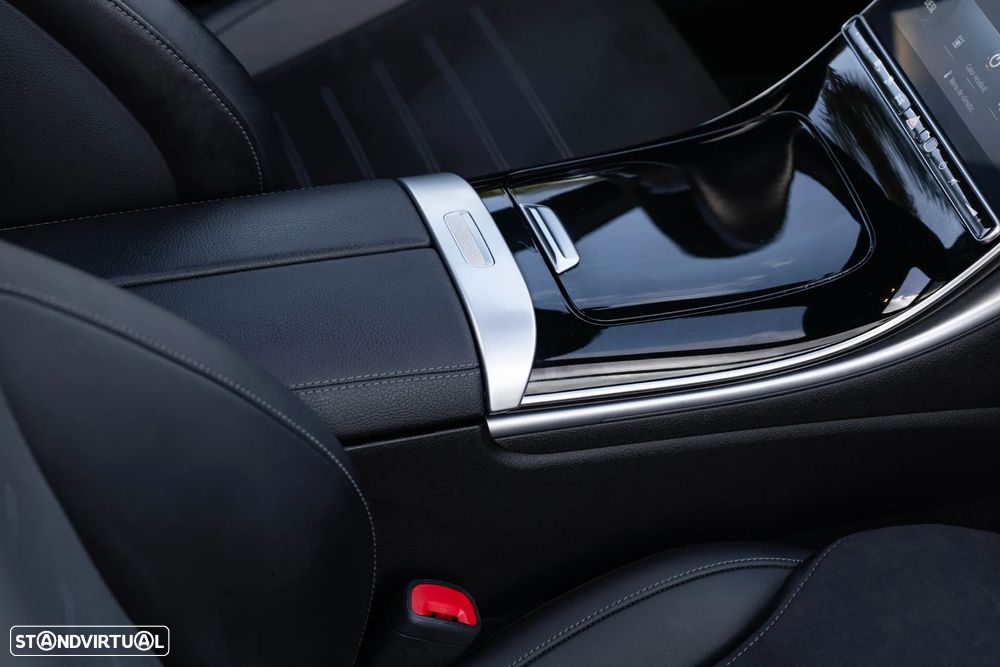 Mercedes-Benz C 300 e AMG Line - 37