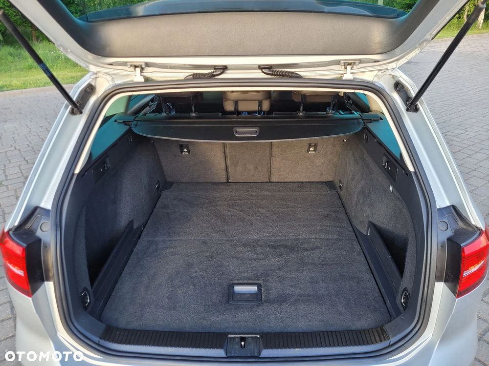 Volkswagen Passat - 35