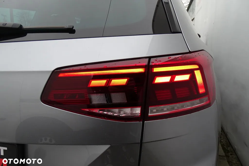Volkswagen Passat Variant 2.0 TDI SCR DSG 4Motion Elegance - 19
