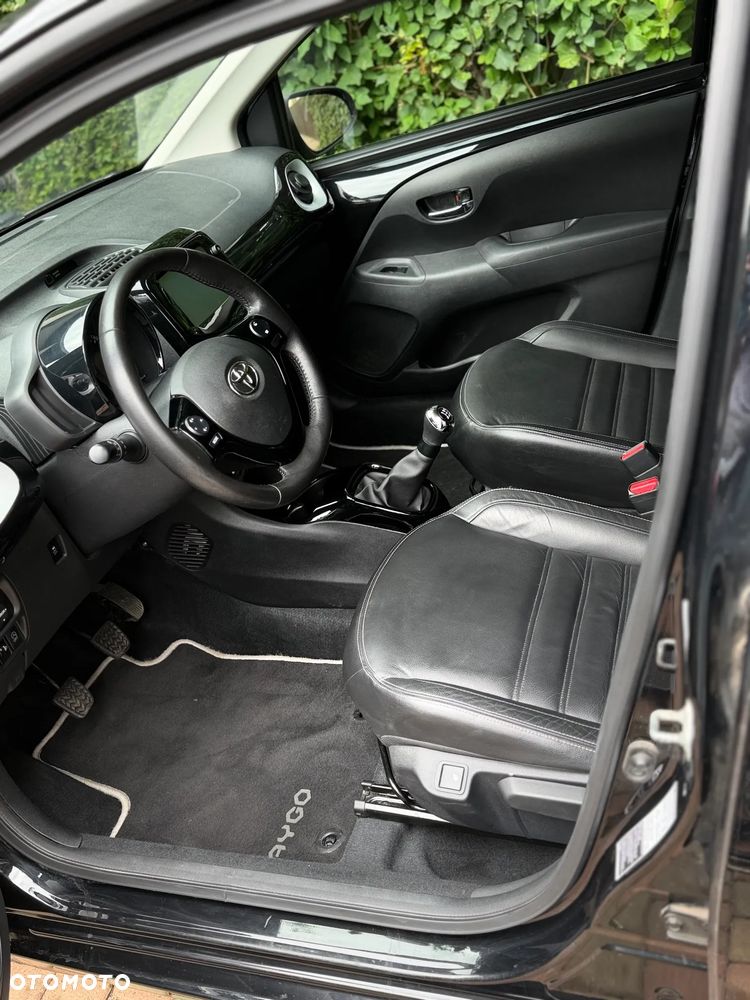 Toyota Aygo x-clusiv - 7