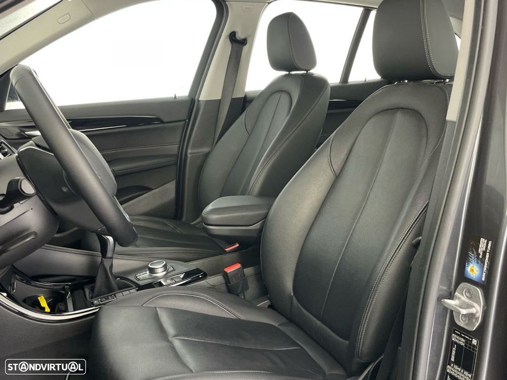 BMW X1 16 d sDrive Advantage Auto — fotografia 17