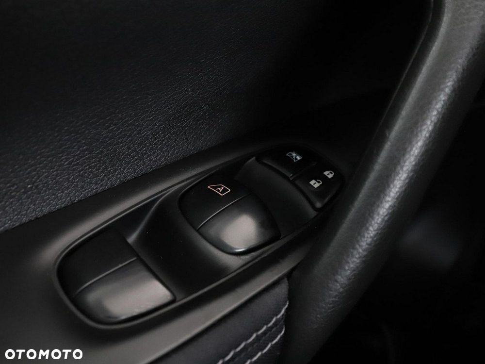 Nissan Qashqai 1.6 DCi Xtronic TEKNA - 34