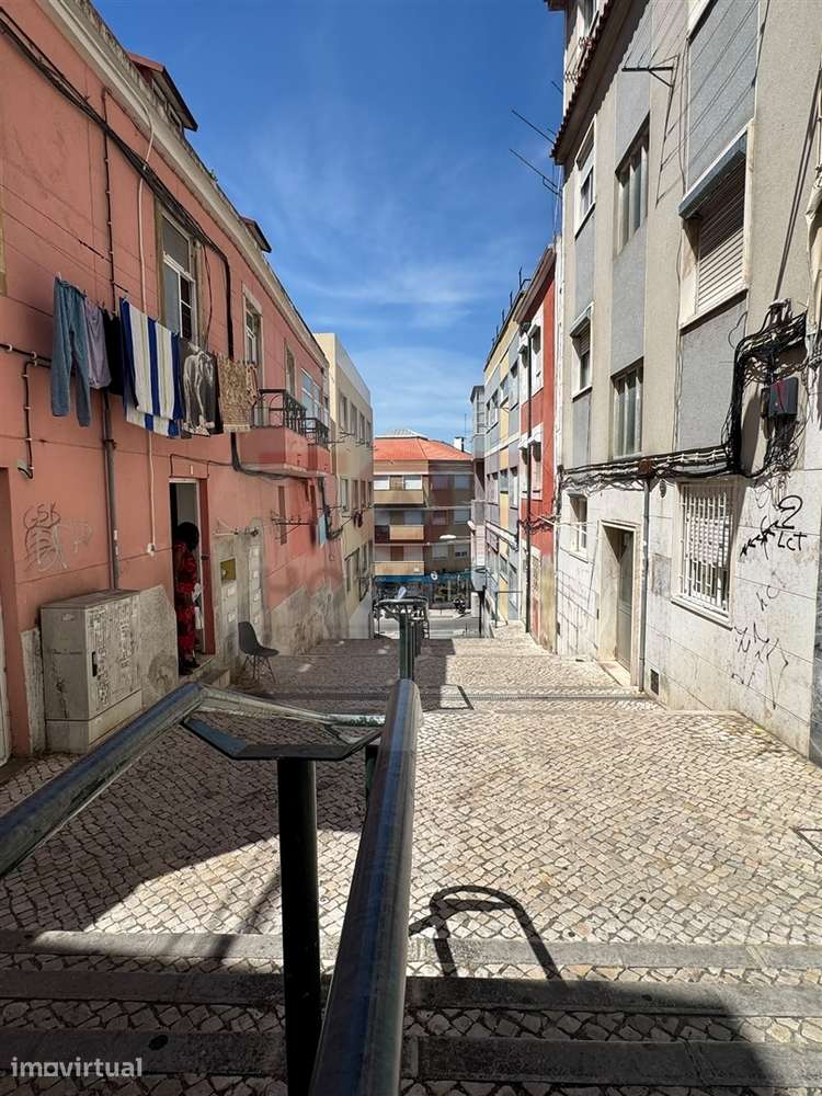 Vila Irene - Conjunto Habitacional Multifrações com Elevado Potencial - Grande imagem: 2/13
