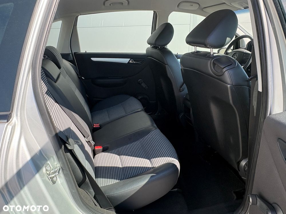 Mercedes-Benz Klasa B 150 Autotronic - 22