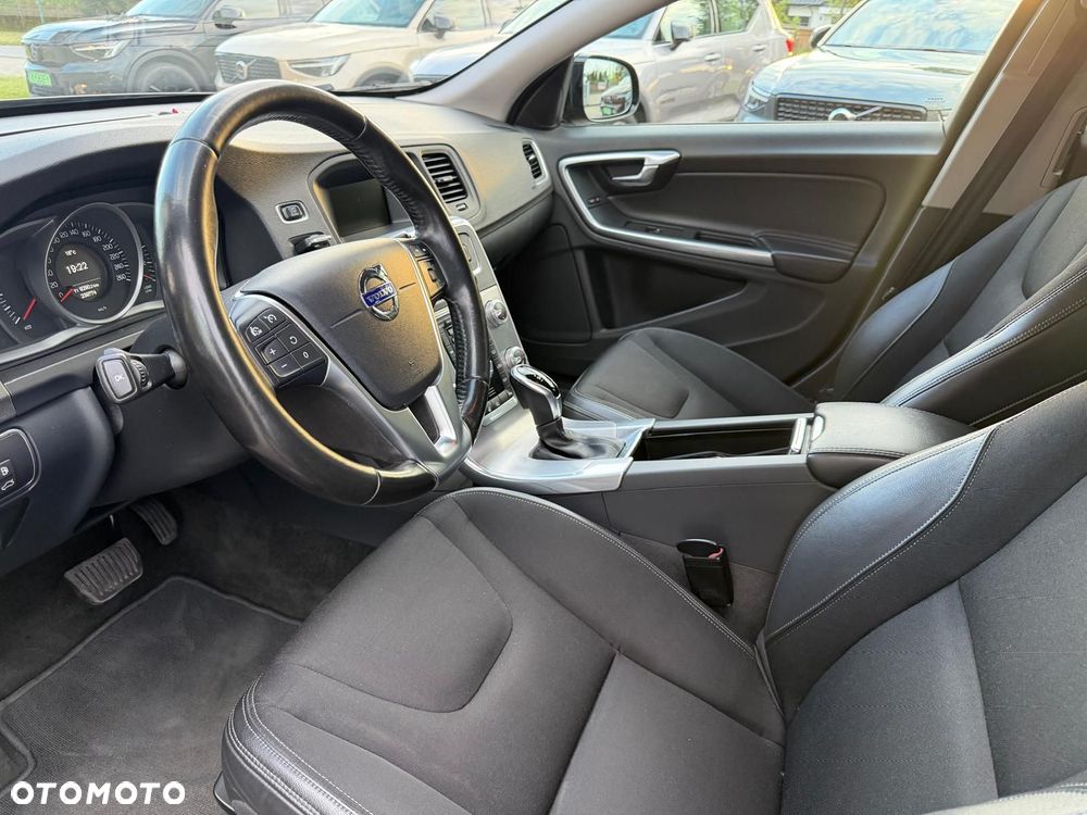 Volvo V60 Cross Country D4 Drive-E Momentum - 10