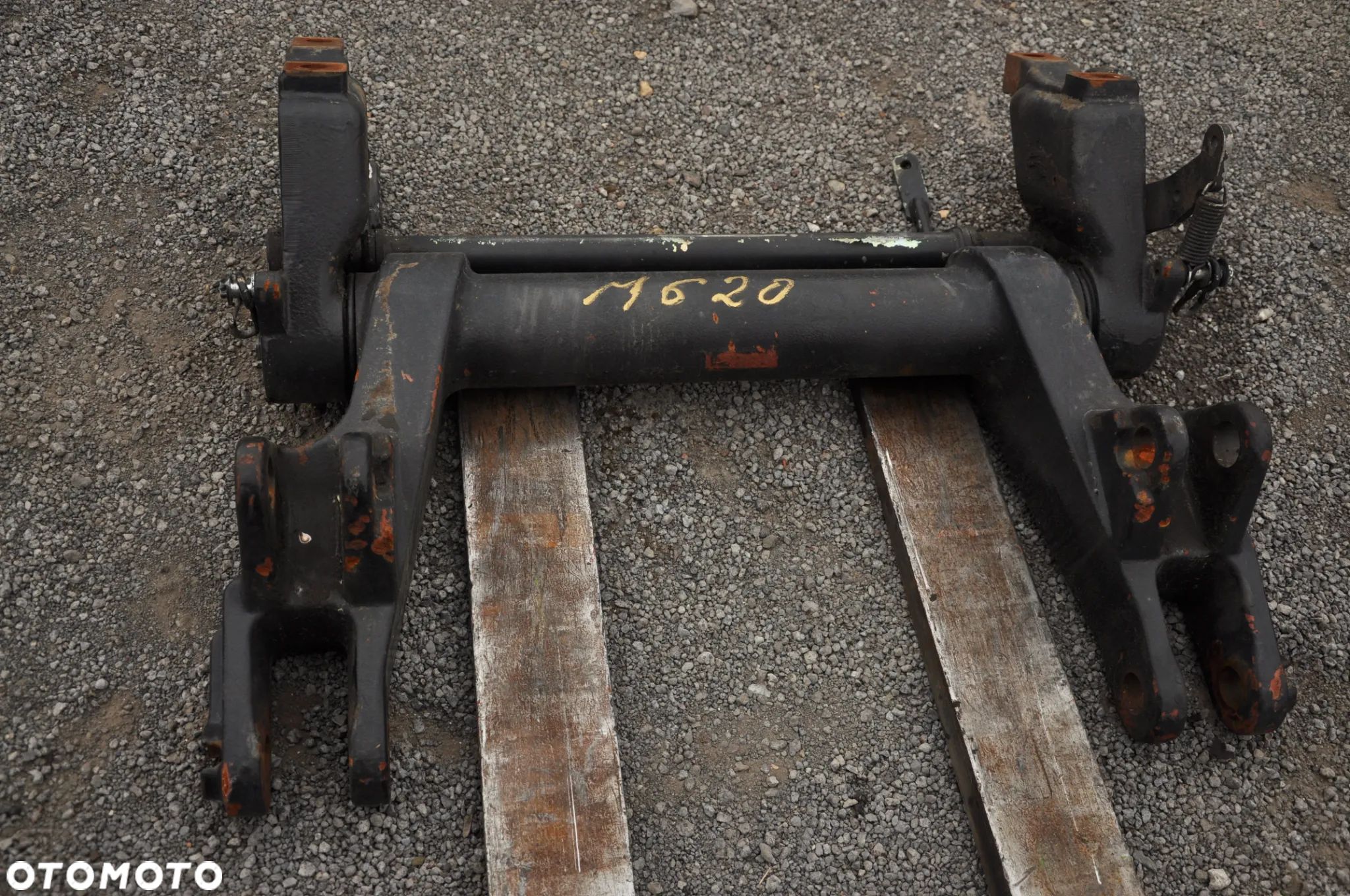 Podnosnik ramiona  Deutz Fahr M620 - 1