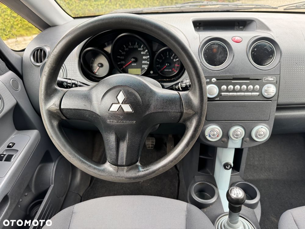 Mitsubishi Colt - 24