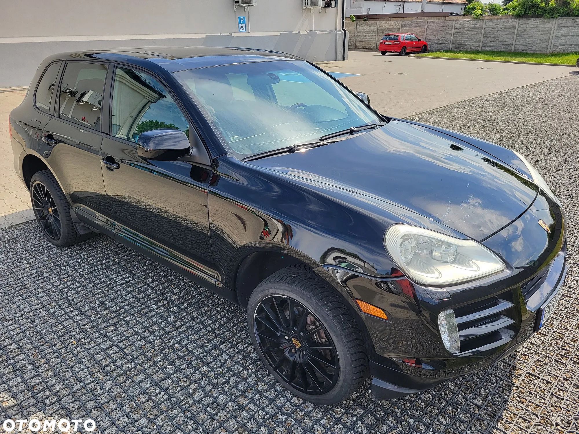 Porsche Cayenne - 1