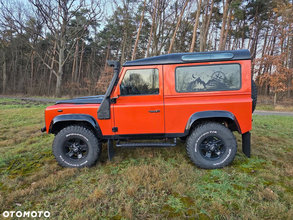 Land Rover Defender - 4