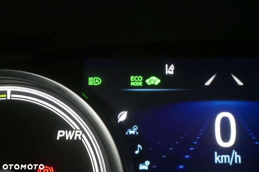 Toyota Camry 2.5 Hybrid Comfort CVT - 21