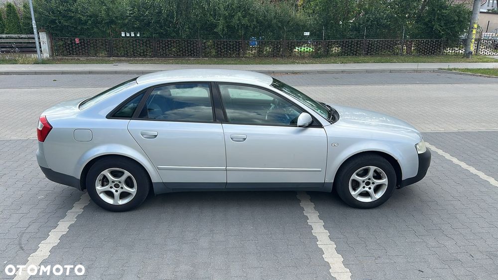 Audi A4 Avant - 1