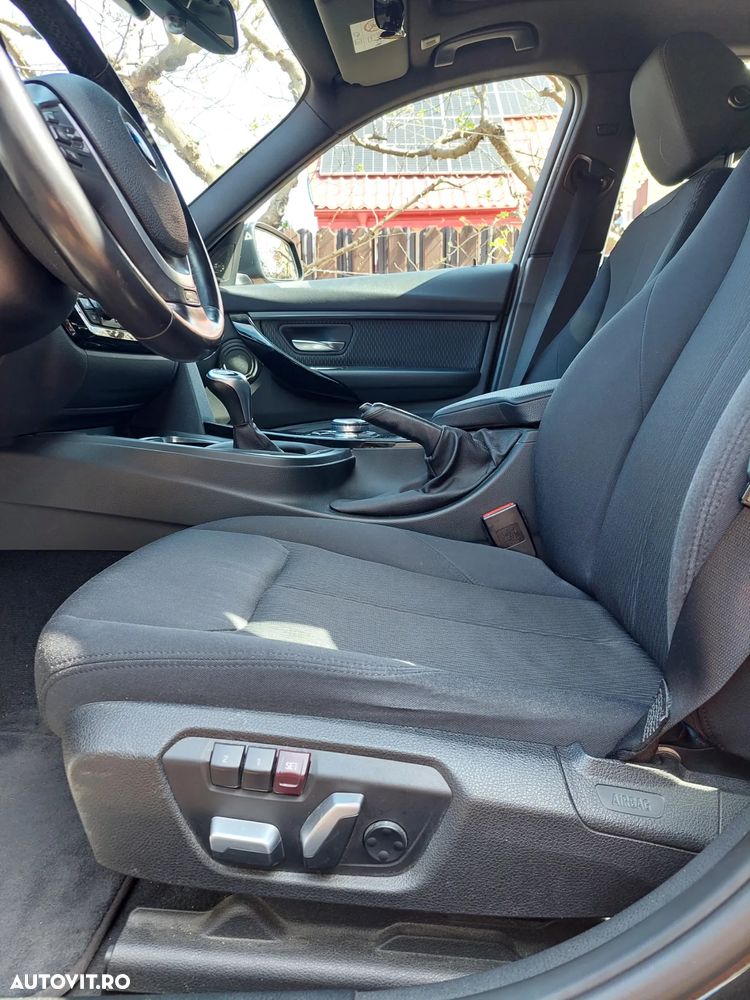 BMW Seria 3 320d xDrive Advantage - 12