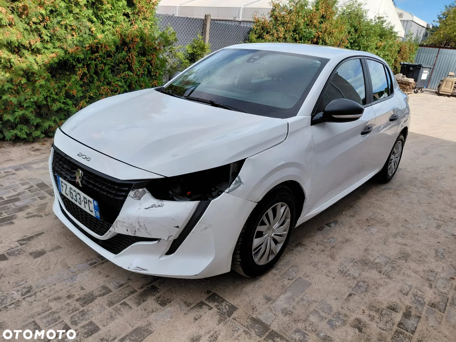 Peugeot 208 - 10