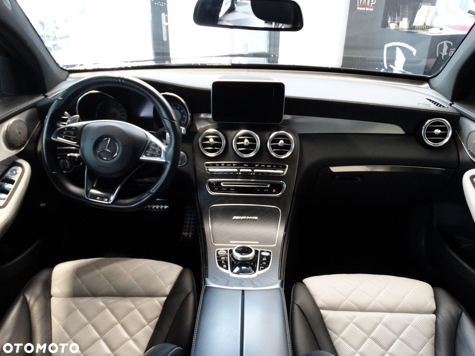 Mercedes-Benz GLC - 18
