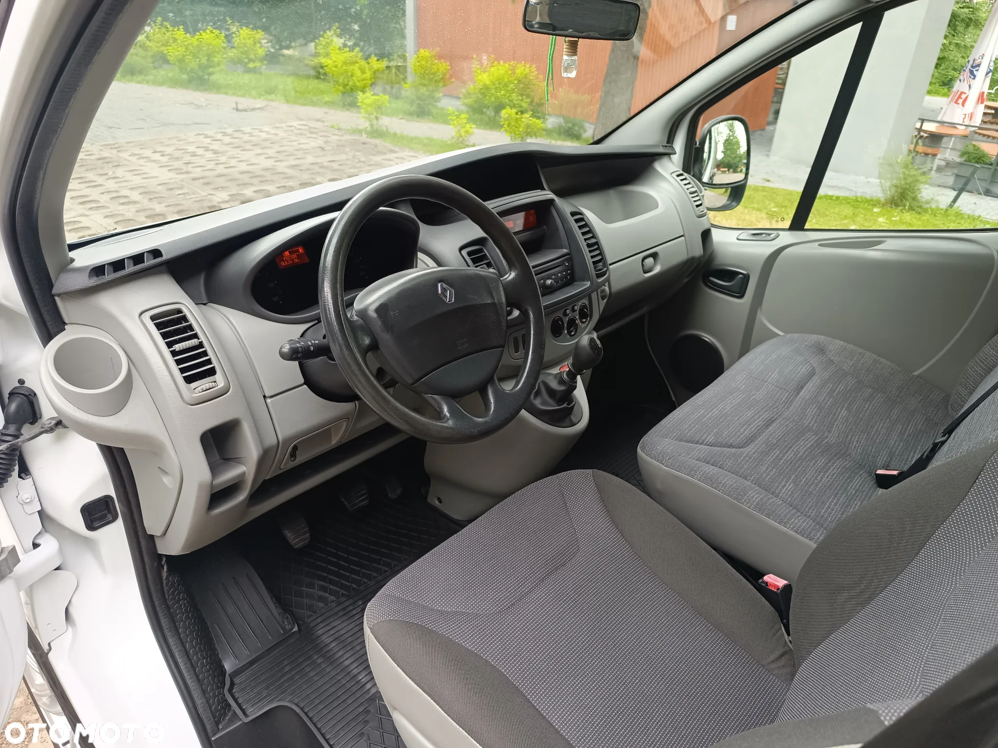 Renault TRAFIC - 6