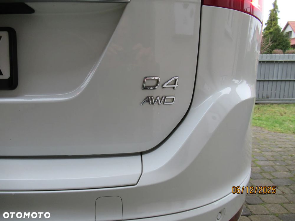 Volvo XC 60 D4 AWD R-Design Momentum - 11