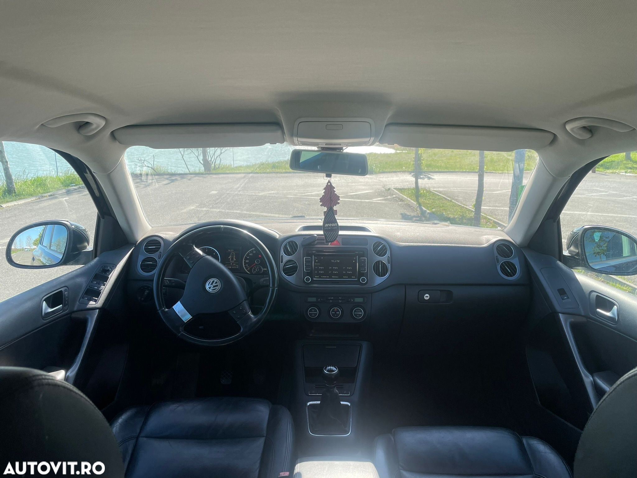 Volkswagen Tiguan 2.0 TDI 4Motion BMT Sport & Style - 10