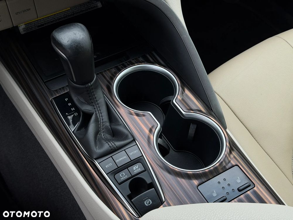Toyota Camry 2.5 Hybrid Executive CVT - 25