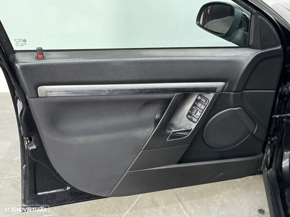 Opel Vectra Caravan 1.9 CDTi Executive - 24