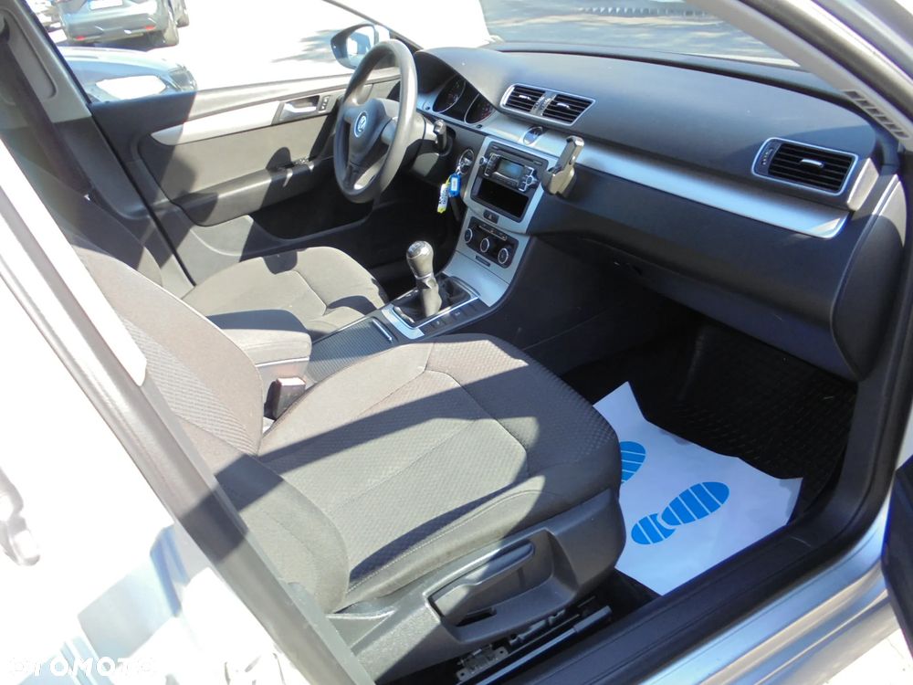 Volkswagen Passat 2.0 TDI Comfortline - 13