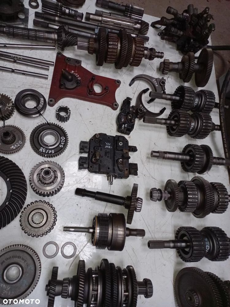 Case 5140 5130 5150 maxum kosz atak silnik zwolnice sterownik 1964762C2.1341161C2,1341098C1,1345850C1, 1345851C1,PIASTA,koło ataku,wałek,kosz rewersu,napędu,półbiegów,wom ,rozdzielacz,licznik,podnośnik,zawór,1995153C1,1995143C1,1346372C,1995262C1,A186746,144299A3,86Z,73Z,134585C2,1995393C2,19955383C2,A188035,115463A1.Case kosz sprzęgłowy biegów,wałek skrzyni 1995393C1,1995393C2,113557A1,1995208C1,5120,5140,5250,mx 90c,mx120,mx135,maccormick MTX,Maxxum wałek rewersu,półbiegów,napędu,koło zębate,przesówka,synchronizator. - 13