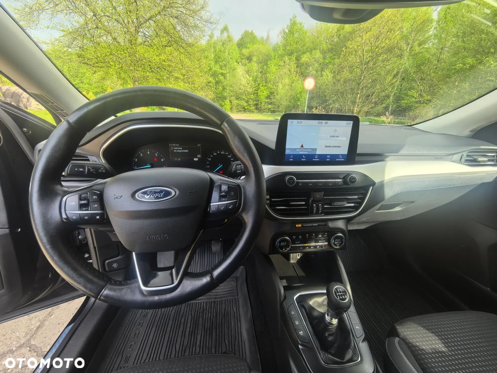 Ford Focus 1.0 EcoBoost STart-Stopp-System TITANIUM - 24