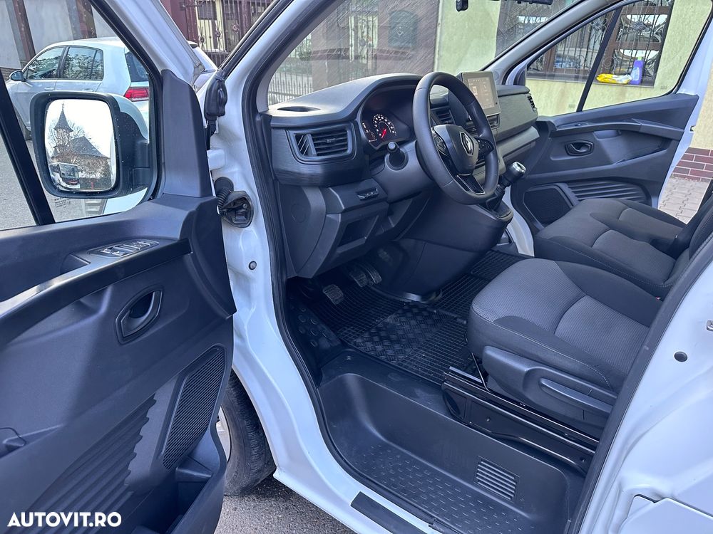 Renault Trafic - 10