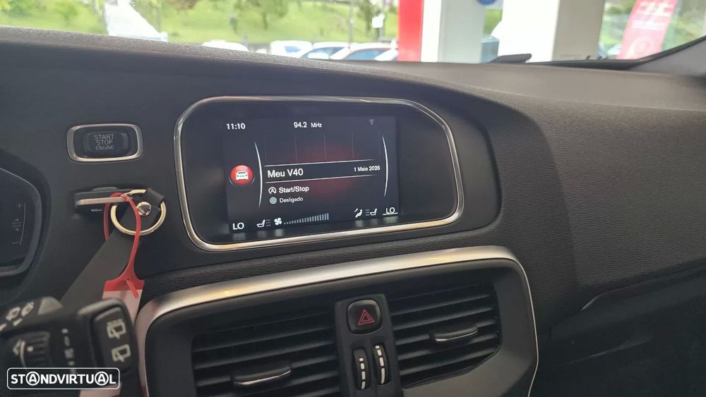 Volvo V40 2.0 D2 R-Design - 32