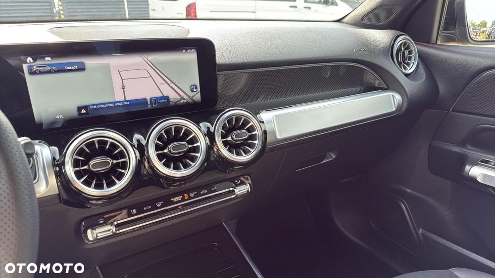 Mercedes-Benz GLB - 13