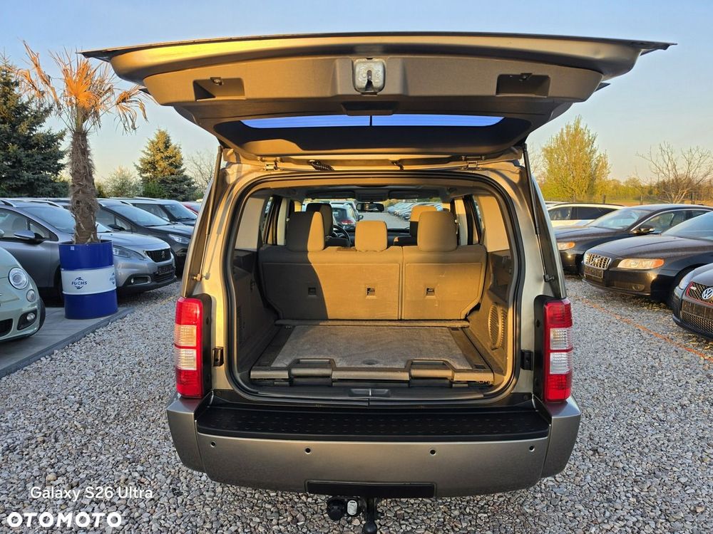 Dodge Nitro - 38