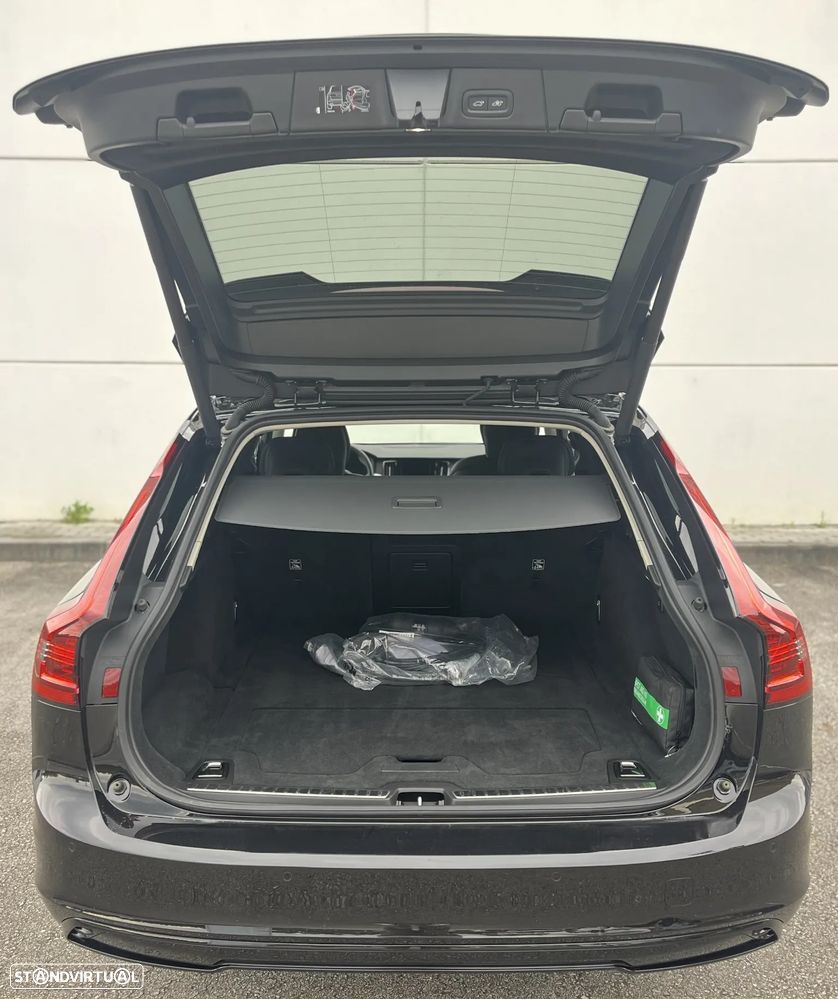 Volvo V90 2.0 T6 PHEV Plus Dark AWD - 13