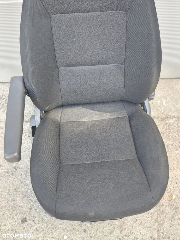 Fotel kierowcy lewy Fiat Ducato III Jumper Boxer Lift czarny - 4