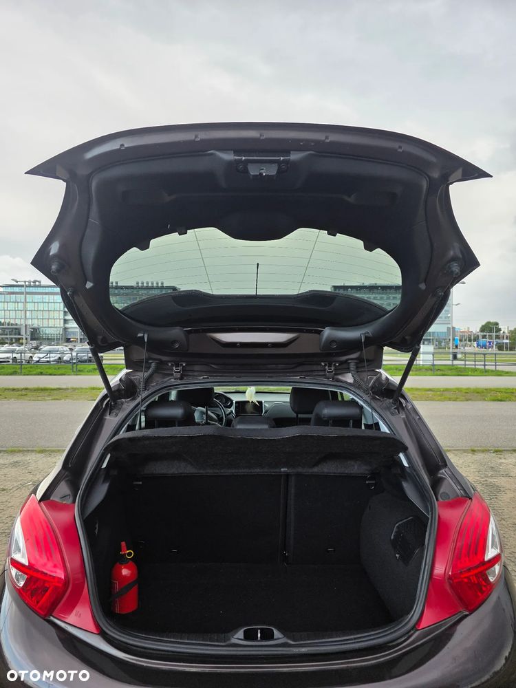 Peugeot 208 - 7