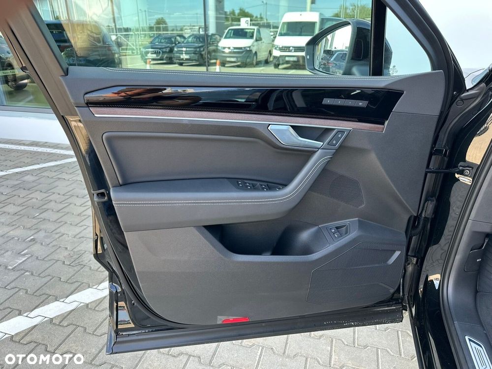 Volkswagen Touareg - 11