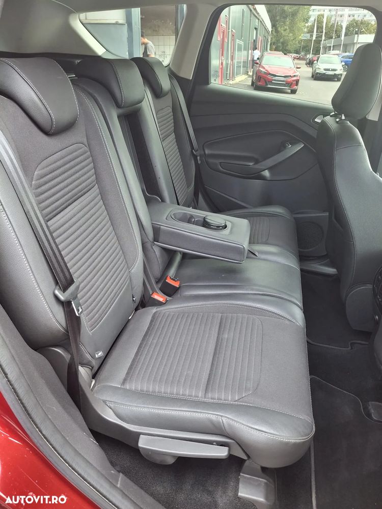 Ford Kuga 2.0 TDCi 4WD Powershift Titanium - 33