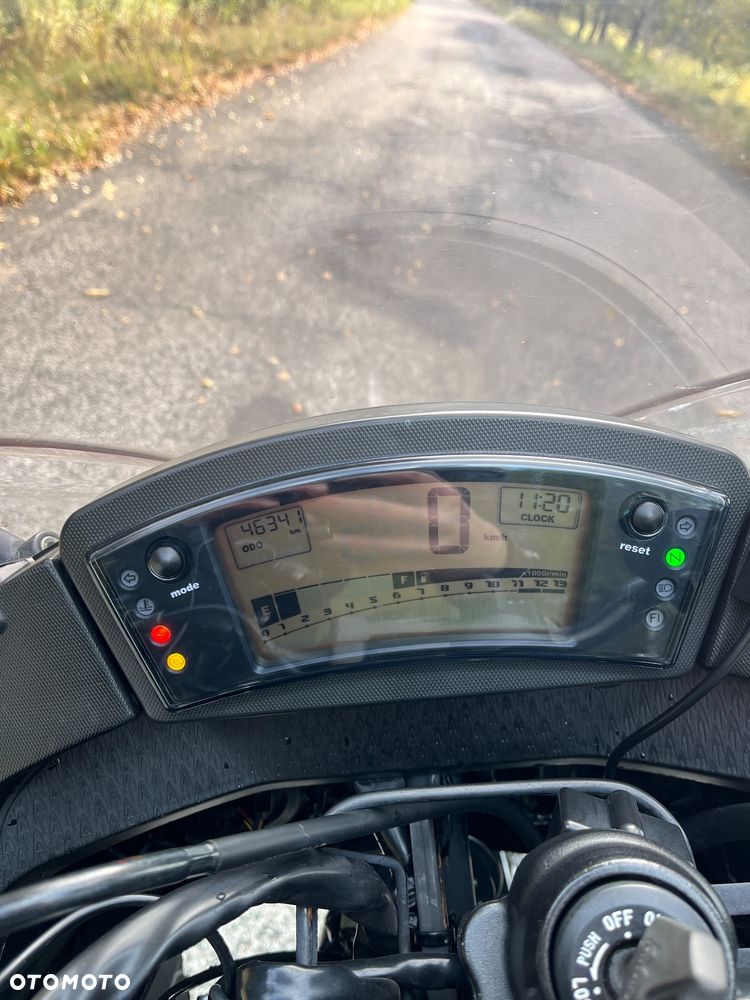 Kawasaki ER - 8
