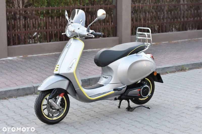 Piaggio Vespa - 16