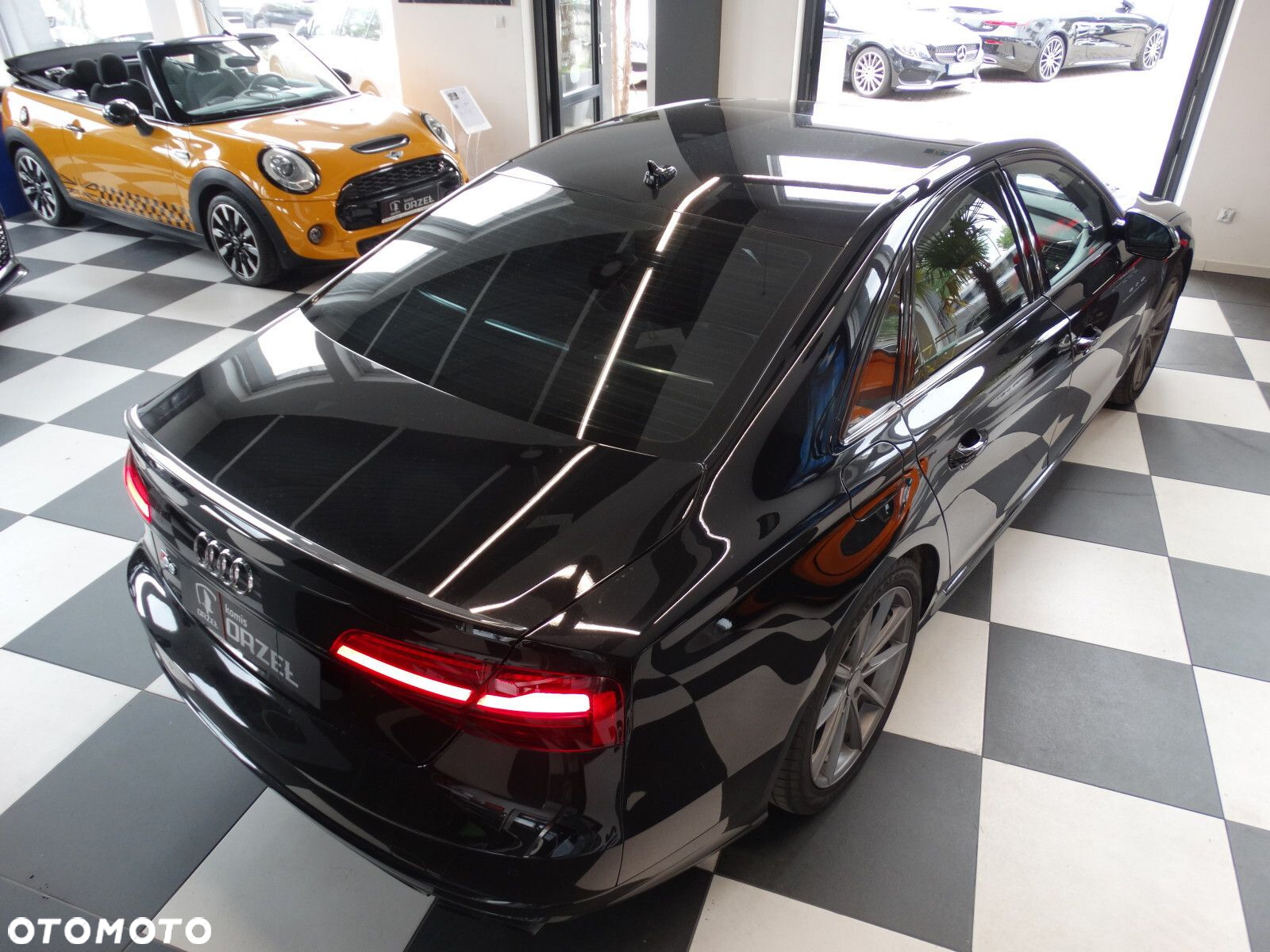 Audi S8 - 4