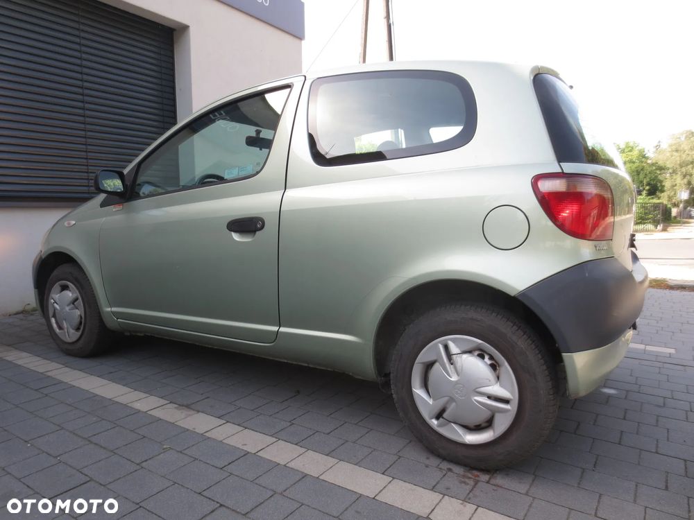 Toyota Yaris 1.0 Base - 13