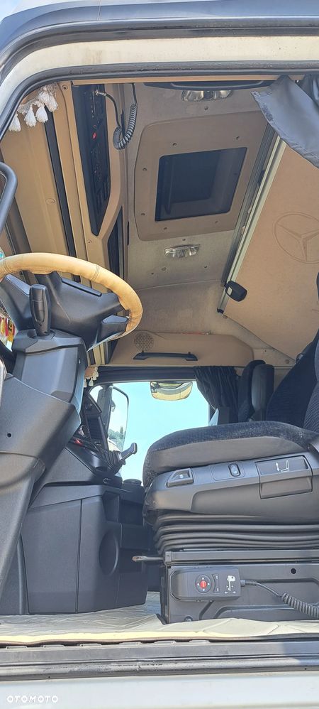 Mercedes-Benz Actros MP4 - 5