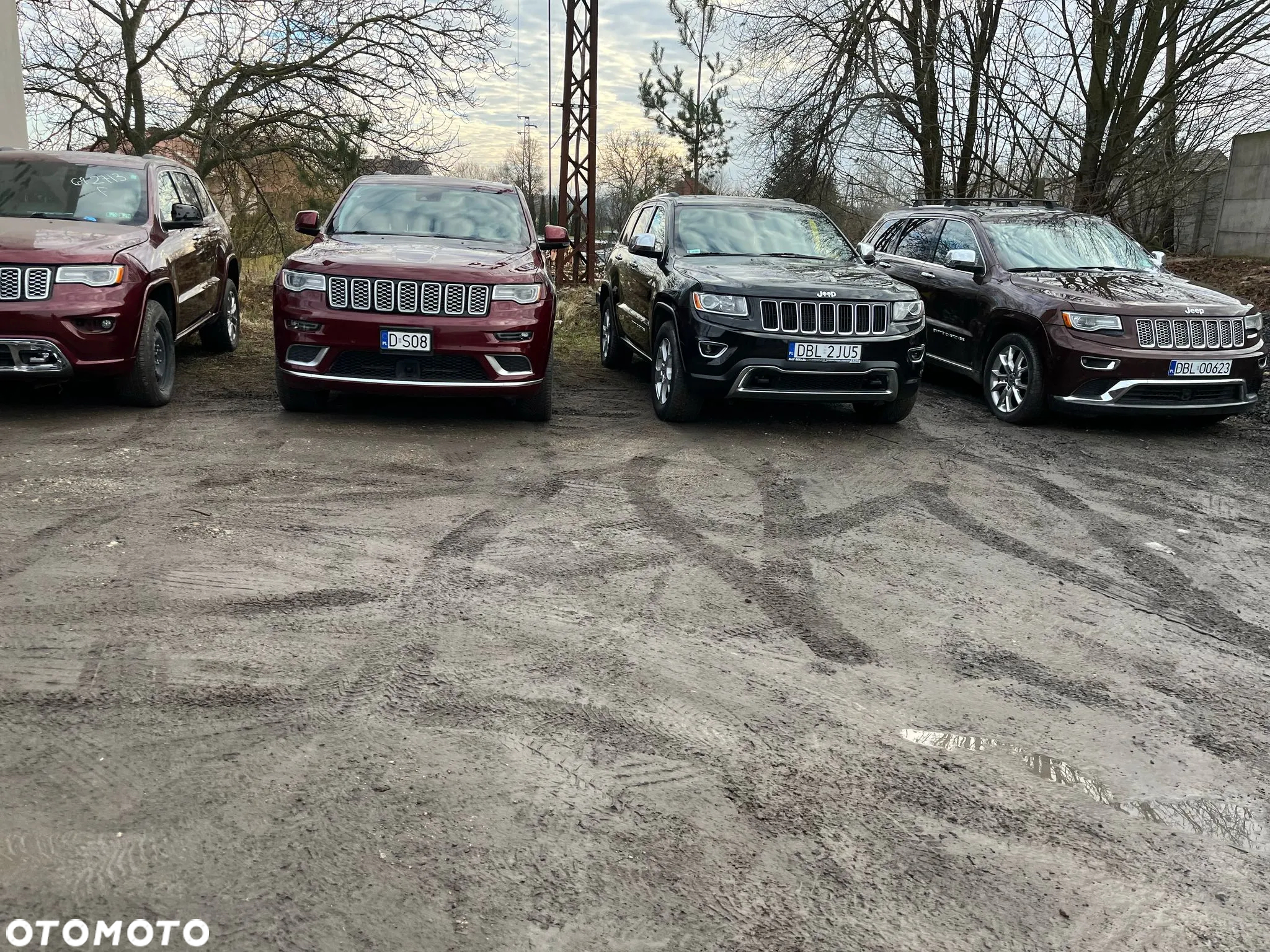 Jeep Grand Cherokee - 24