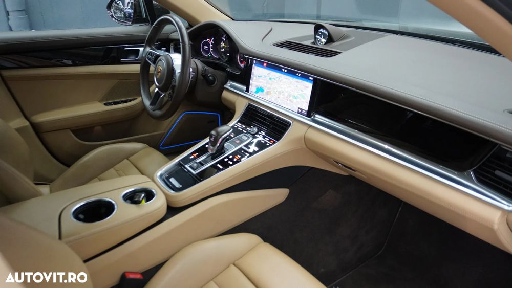 Porsche Panamera 4 E-Hybrid - 26