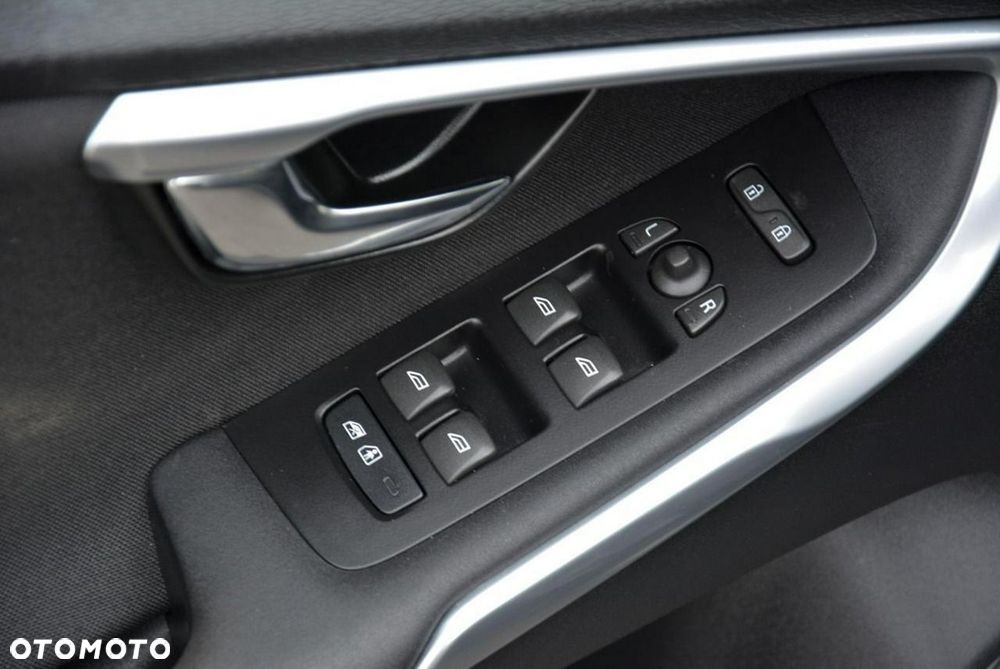Volvo V40 D3 Geartronic Momentum - 33