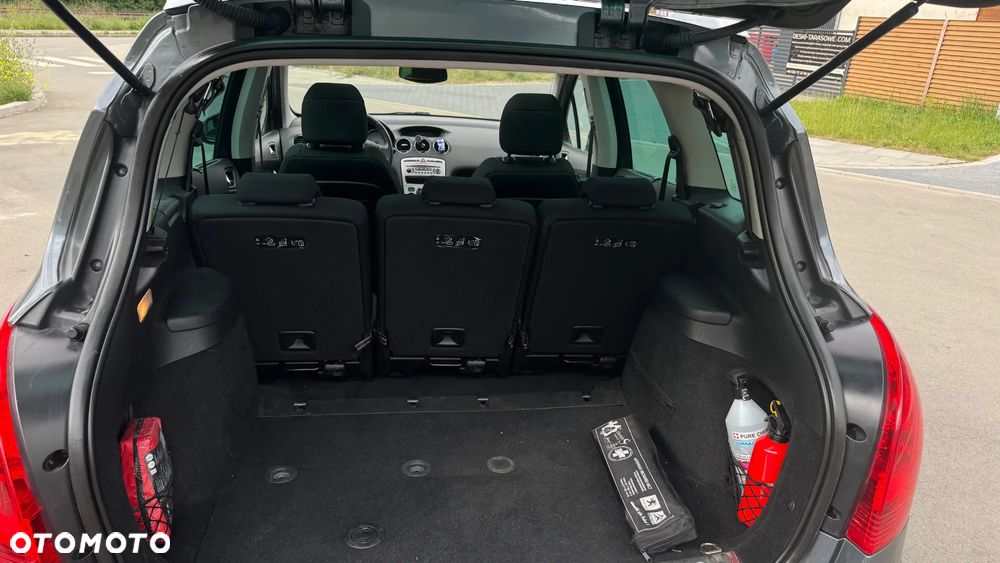 Peugeot 308 - 8