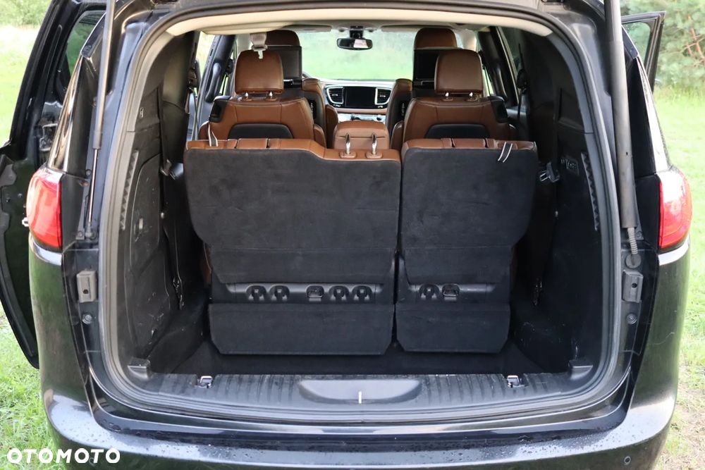 Chrysler Pacifica - 26
