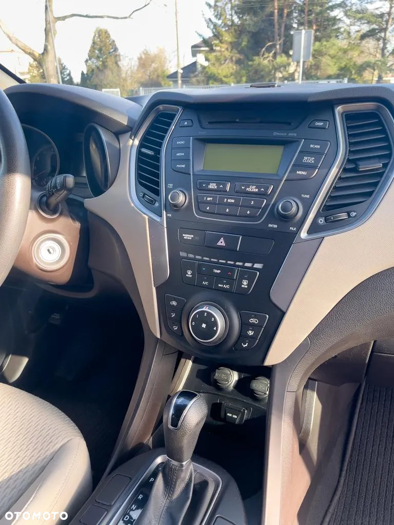 Hyundai Santa Fe 2.4 Sport Utility - 16