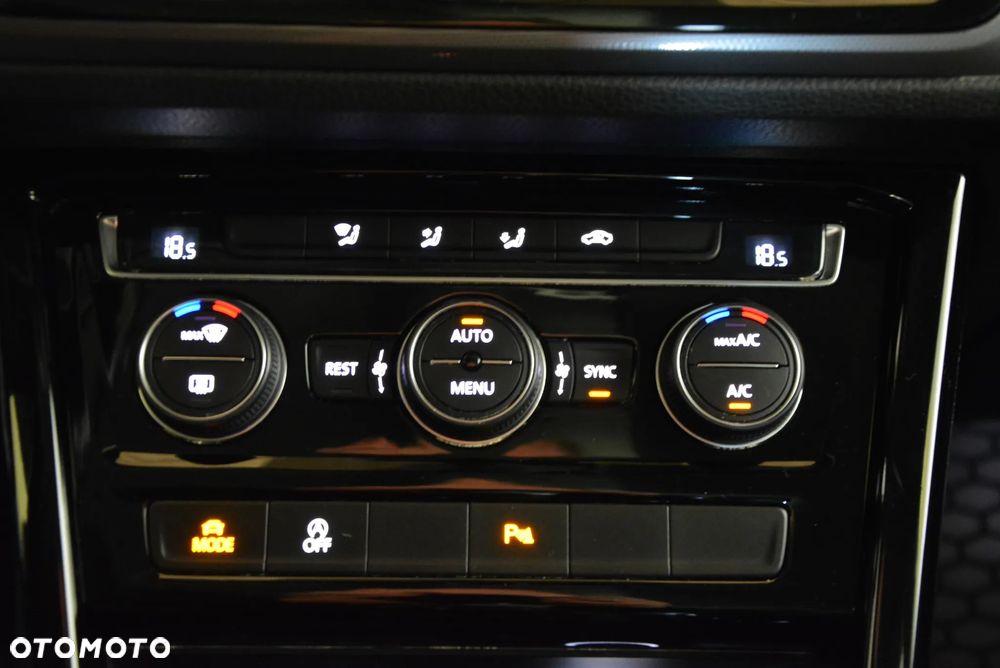 Volkswagen Touran - 20