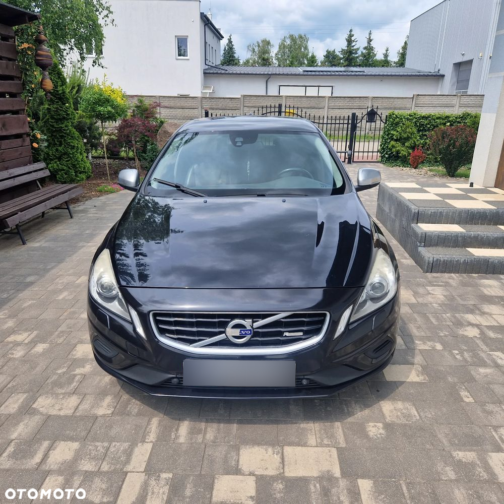 Volvo V60 D5 R-Design - 4